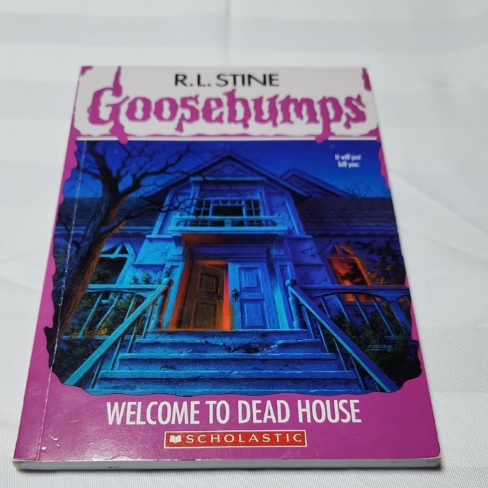 Scholastic Goosebumps Welcome to Dead House